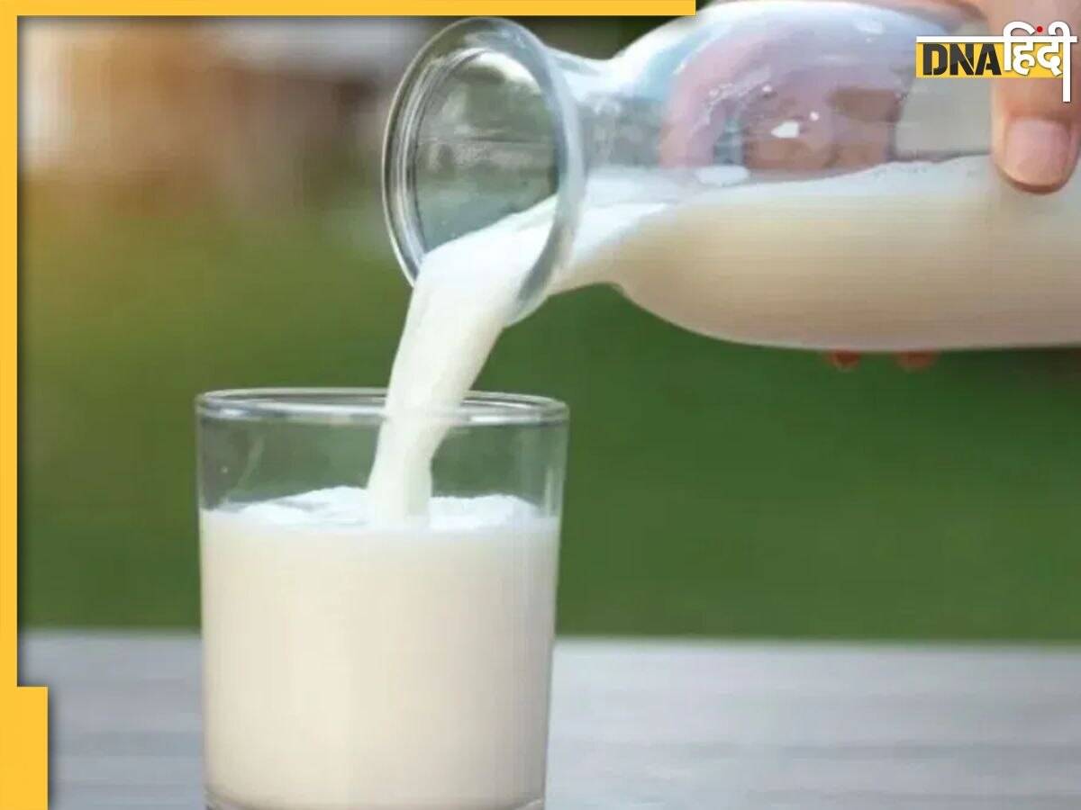 Milk At Night Side Effects: रात को सोने से पहले दूध पीने की है आदत, बिगाड़ सकती हैं आपकी सेहत, जान लें इसके नुकसान