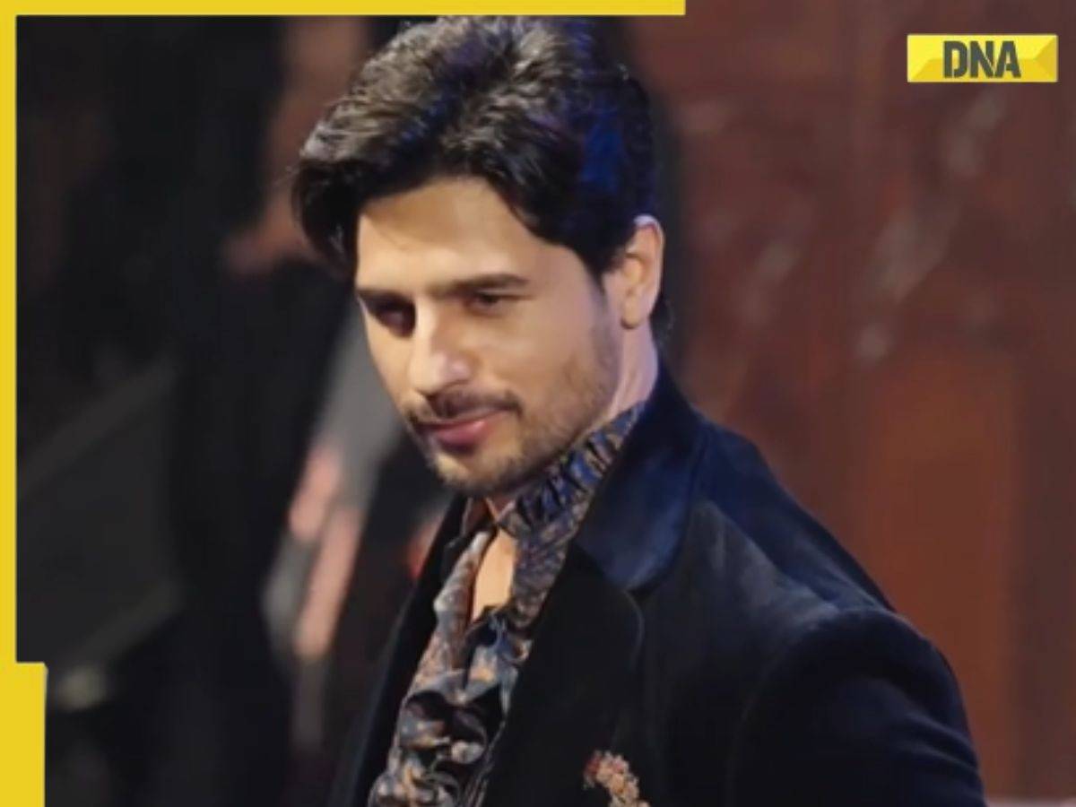 Watch: Sidharth Malhotra jams with Saba Azad, pauses his ramp walk for his 'all-time favourite' superstar, fans react