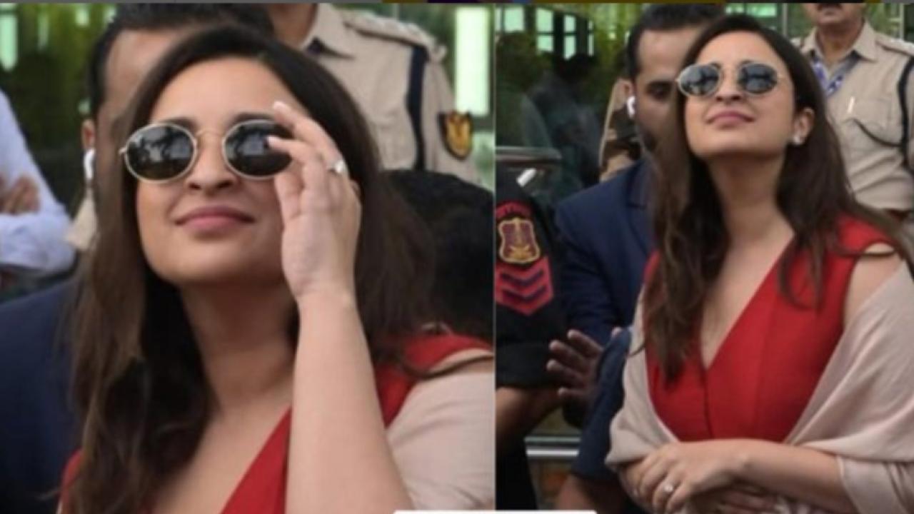 शादी के पोस्टर को निहारती रही Parineeti Chopra, देखें उदयपुर में हुआ कैसा स्वागत