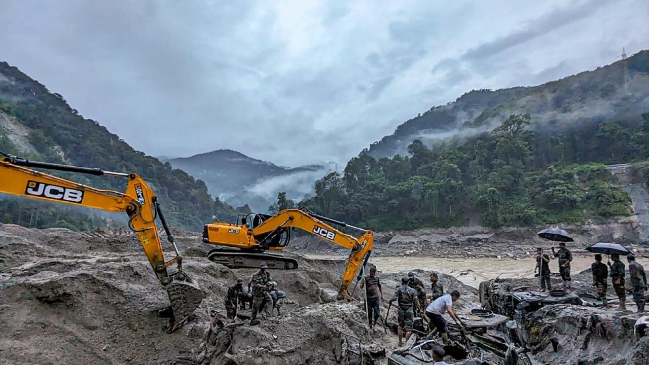 तीस्ता में आई बाढ़, सिक्किम में मची तबाही