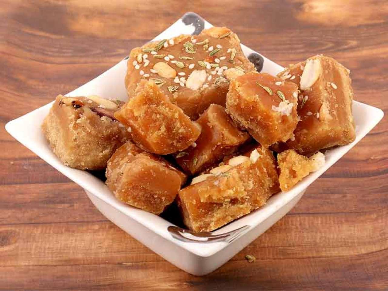 Jaggery (Gur)