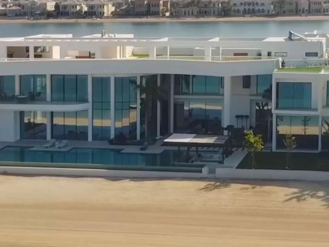 Beachside Villa in Palm Jumeirah