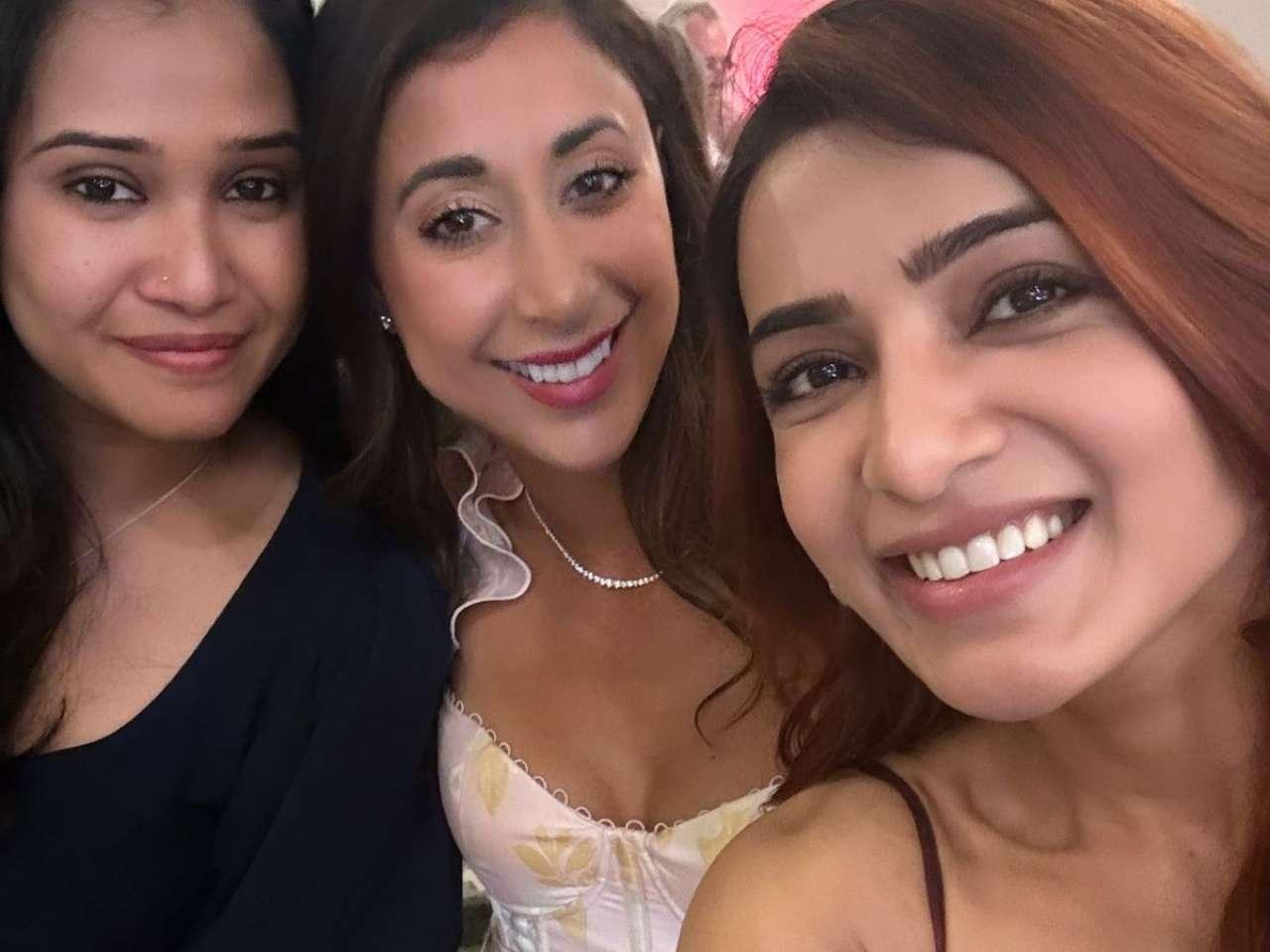 Selfie time for Samantha Ruth Prabhu