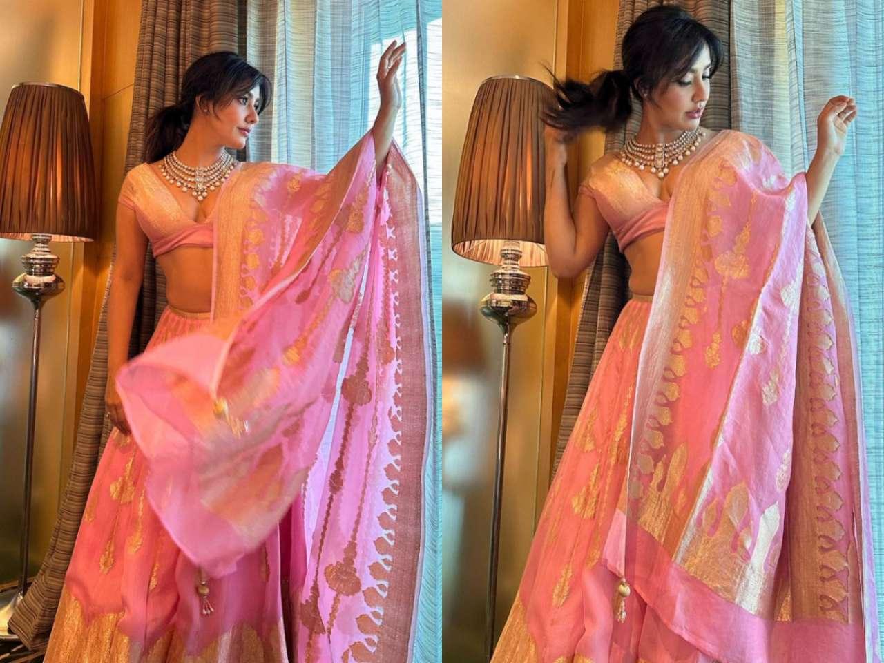 Looks mesmering in light pink lehenga