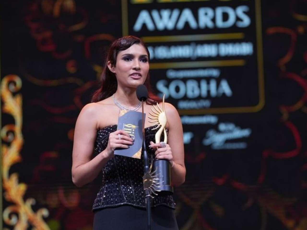 Debutant of the Year Award (Female)-Alizeh Agnihotri