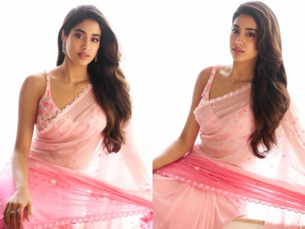 Looks so pretty in this pink saree