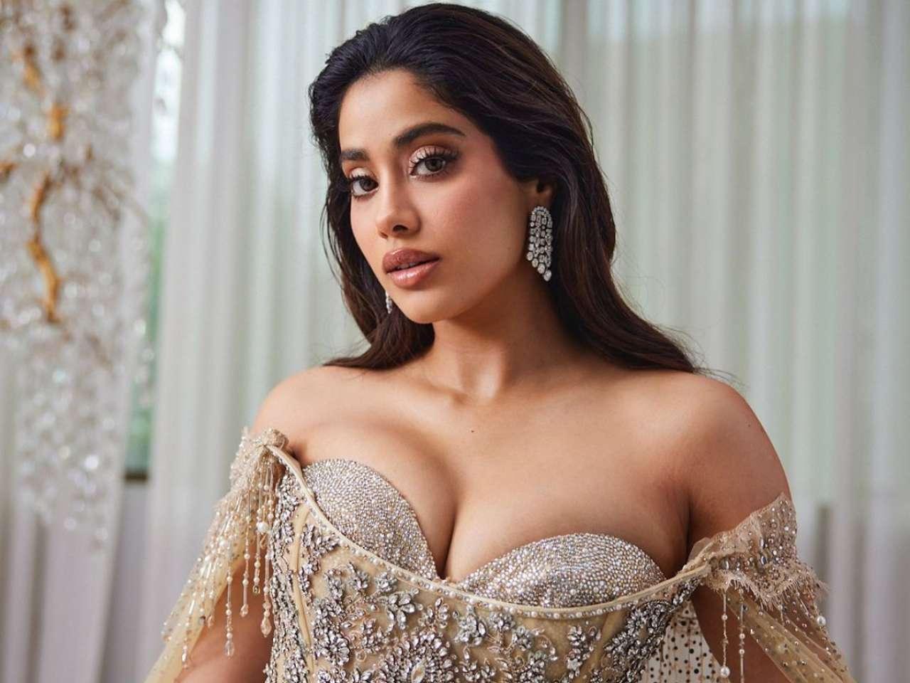 Janhvi Kapoor raised the temperature