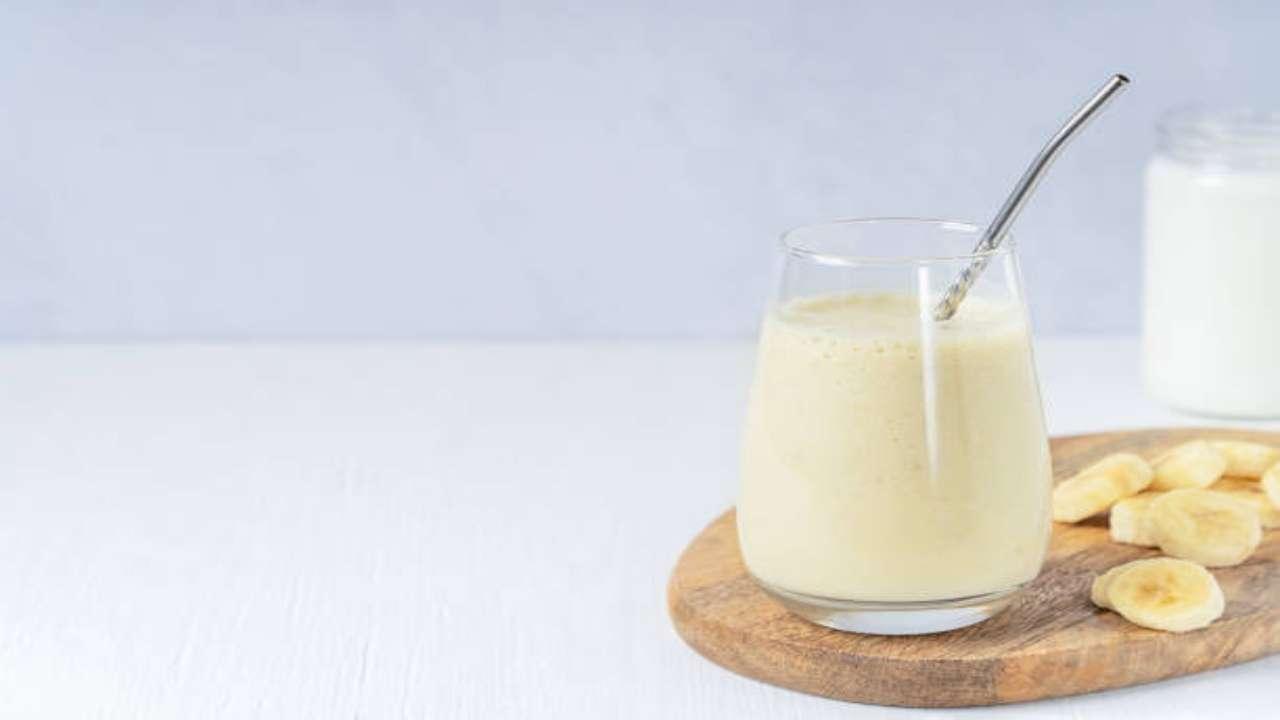 Banana walnut shake