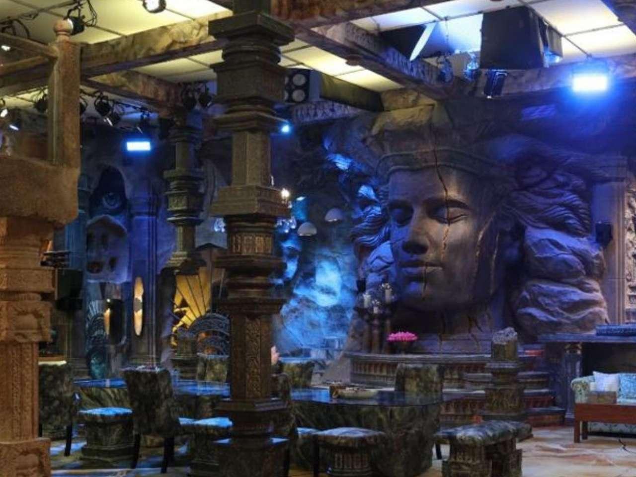 Bigg Boss 18 has the theme of cave hotel